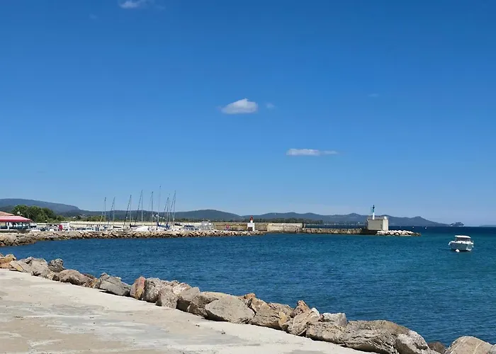 Grand Aux Salins - Climatisation - Terrasse - 90m De La 耶尔